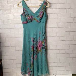 Adrianna Papell Dress 8 V neck sleeveless beads